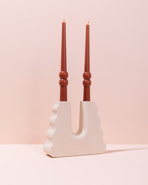 White wavy candle holder