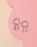 Junk Jewels Mini Horseshoe Earrings | Silver