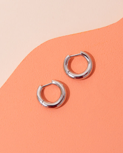 Junk Jewels Wobbly Silver Hoop Earrings