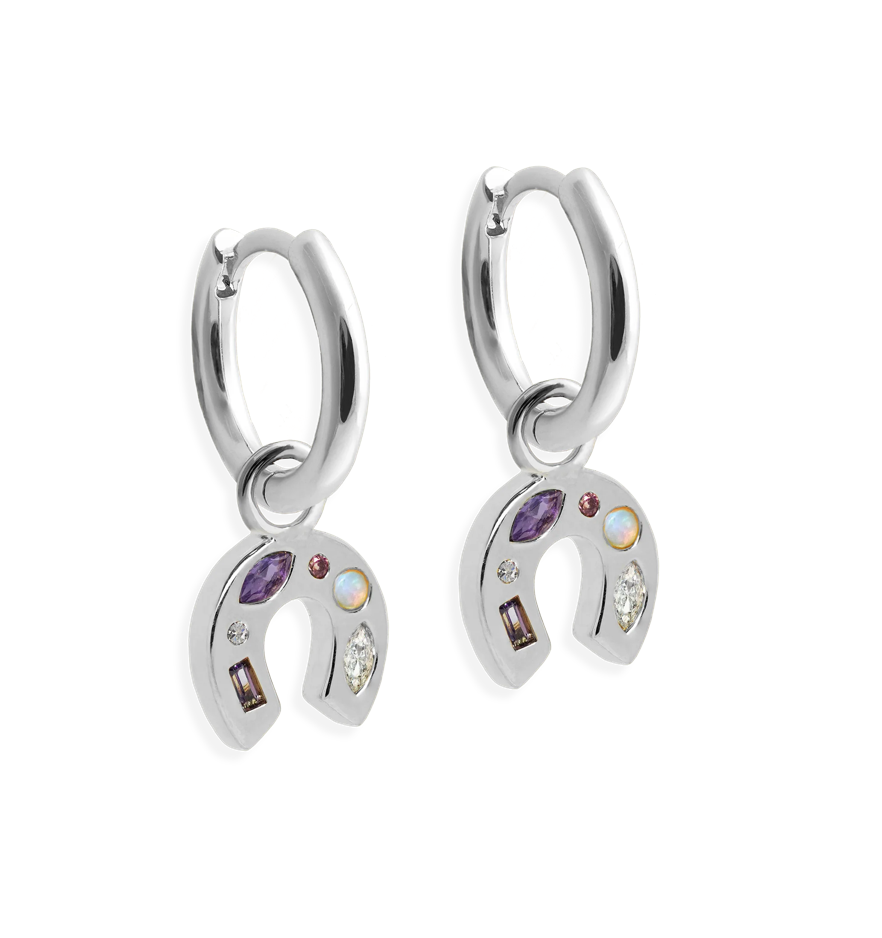 Junk Jewels Mini Horseshoe Earrings | Silver